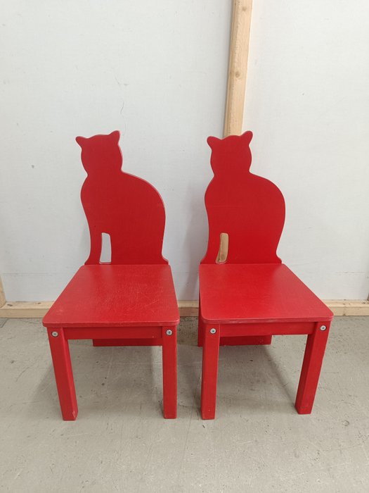兒童椅 - 兩張木紅貓椅