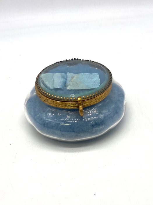 Smykkeskrin - Oval smykkeskrin-pudderholder med bronzeramme - i buet og slebet glas