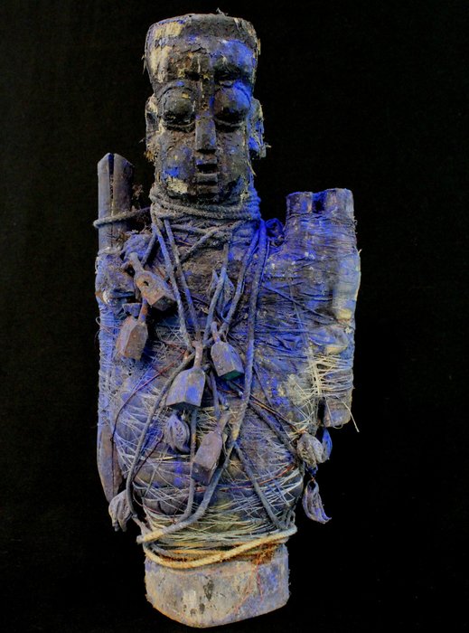Figur - Fon Ritualstatue mit Vorhängeschlössern - 39 cm - Benin