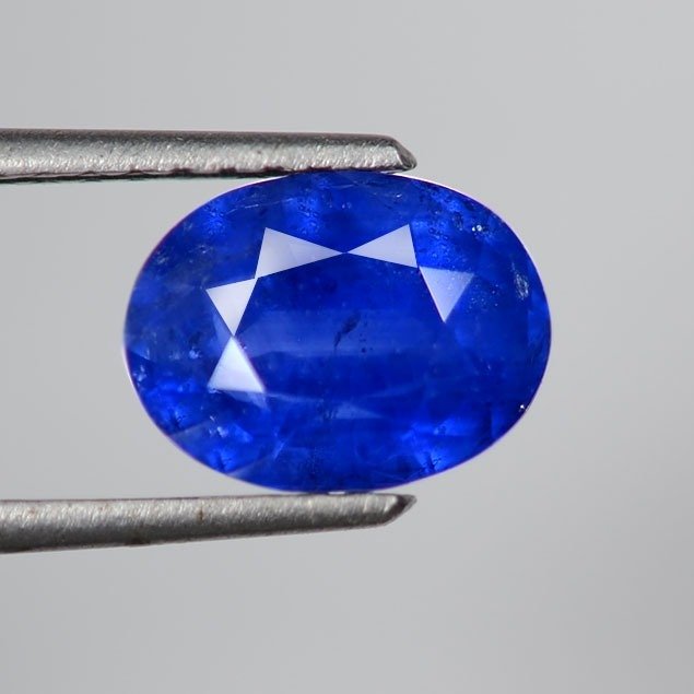Blau Saphir - 3.89 ct