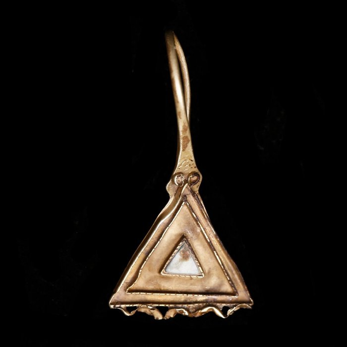 巴克特里亞 金色 鑲嵌寶石耳環  (沒有保留價)