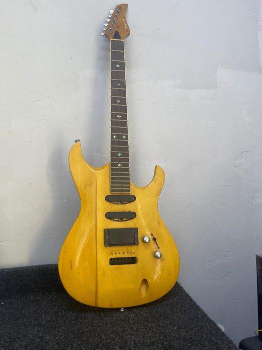 B.jaclin -  - 電吉他 - 義大利 - 1980  (沒有保留價)