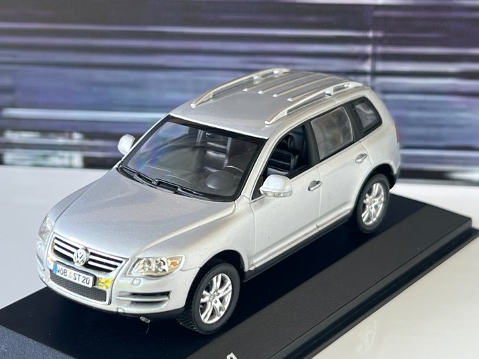 Minichamps 1:43 - 模型汽车 - 大众途锐 2007-10 车型如新，照片为描述的一部分