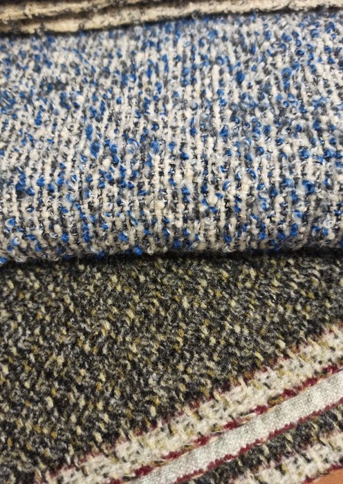 (210+200) x 130 cm - Due eleganti tessuti in pura lana - - Țesătură tapițerie (2)