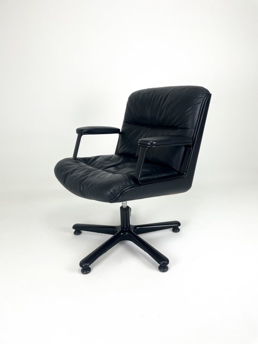 Vaghi - 扶手椅子 - 基律纳 - 皮革, 铝