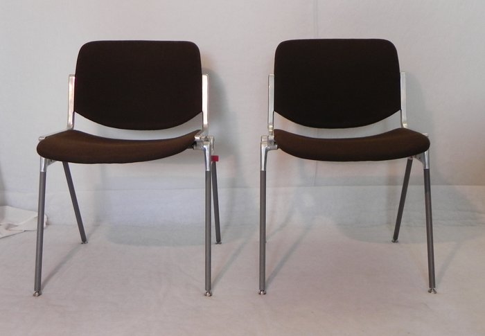 Anonima Castelli - Giancarlo Piretti - 椅子 (2) - 差示扫描量热仪106 - 木, 纺织品, 铝