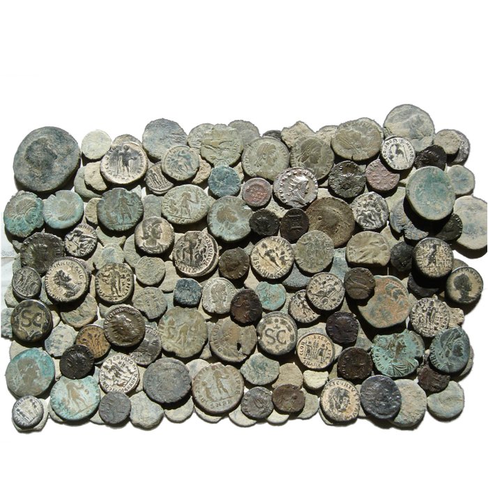 Império Romano. Lot of 150 Roman Imperial bronze coins. The lot includes a few iberian coins minted in the I century B.C.  (Sem preço de reserva)