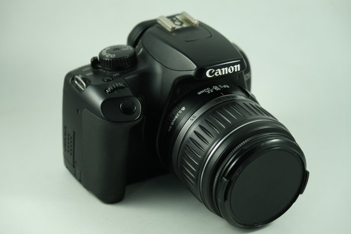 Canon 1000D + Canon 18-55mm II +Acc. Spiegelreflexkamera (SLR)