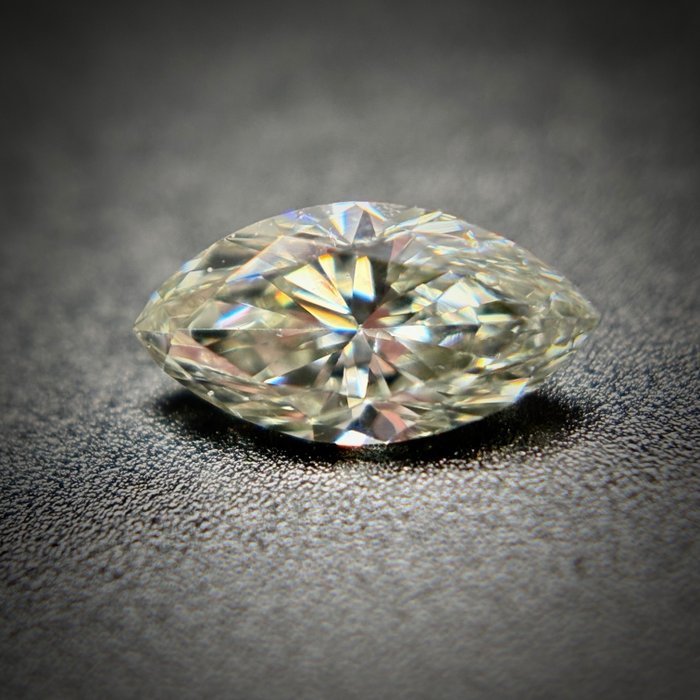 1 pcs Gyémánt - 0.16 ct - Marquise - Chameleon - világos zöld - SI1