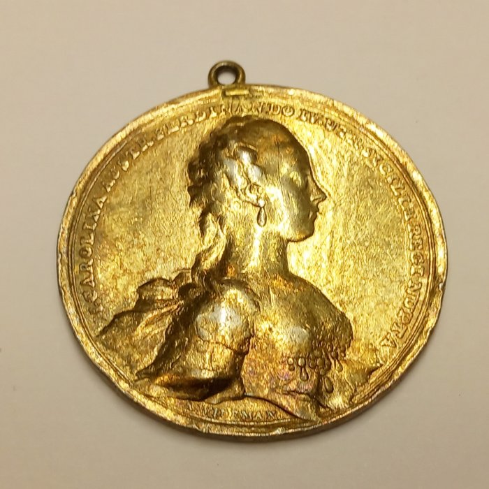 奥地利，RDR 哈布斯堡王朝，霍尔. Erzherzogin Maria Carolina (Tochter Maria Theresias). tragbare Medaille, alte Vergoldung 1768