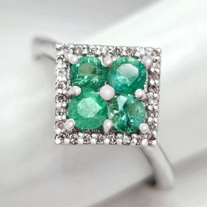 Nincs minimálár - 0.50 ct Green Emerald & 0.20 ct N.Fancy Pink Diamond Ring - 2.28 gr - Gyűrű - 14 kt. Fehér arany Smaragd 