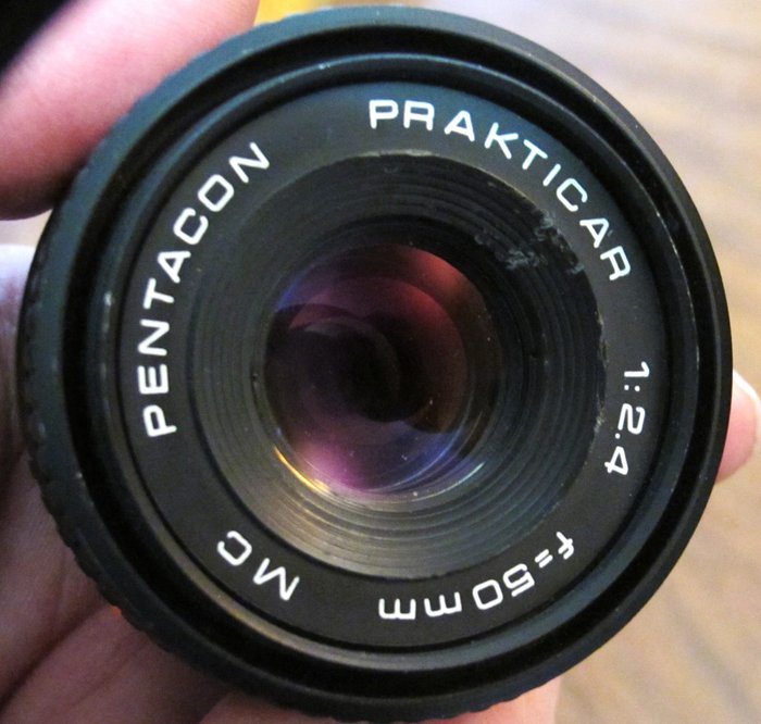 Pentacon Prakticar 1:2.4 50mm MC (pancake) Prime objektiv
