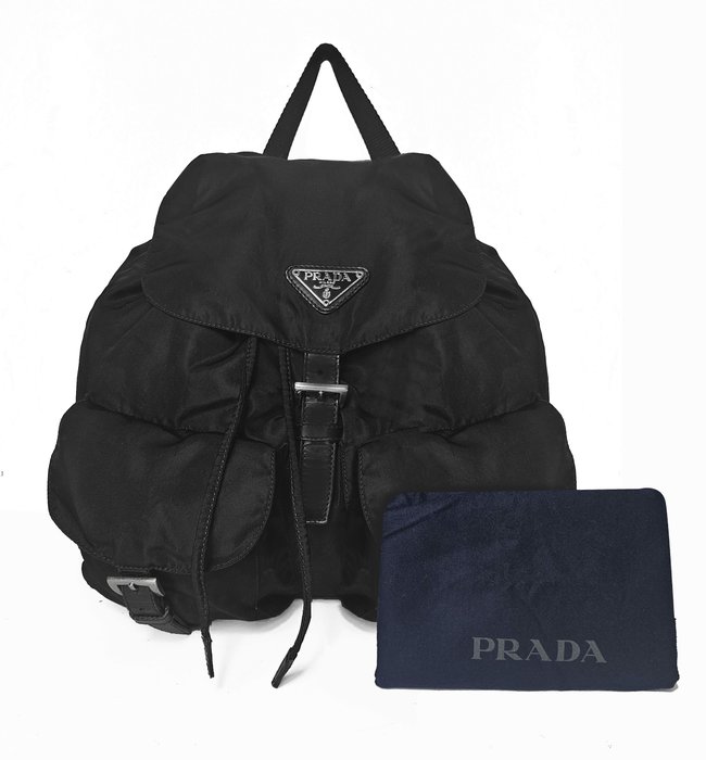 Prada - In Nylon Nero con Logo Frontale - 背包