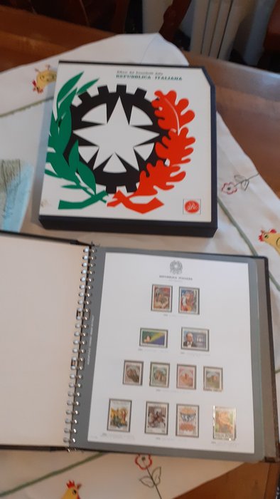 Włochy 1985/1994 - Znaczki Republiki Włoskiej 10 pełnych lat