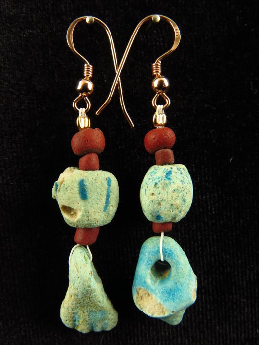 古羅馬 彩色玻璃珠和裝飾彩陶珠製成的耳環 - 5 cm  (沒有保留價)