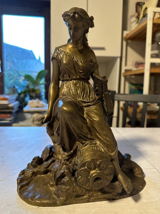 In stijl van James Pradier - Sculptură, Vrouw met harp/lier - 30 cm - Bronz
