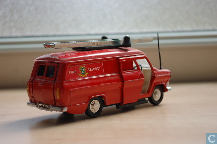 Dinky toys ford transit van #5